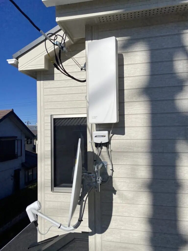 外壁のテレビアンテナ