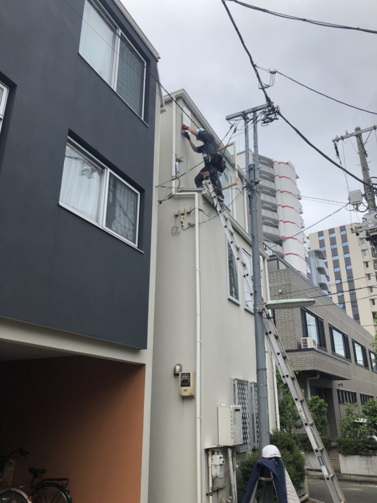 3階建て住宅のアンテナ工事